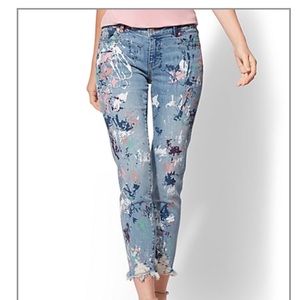 NWT NY&C Lycra boyfriend fit cropped jeans